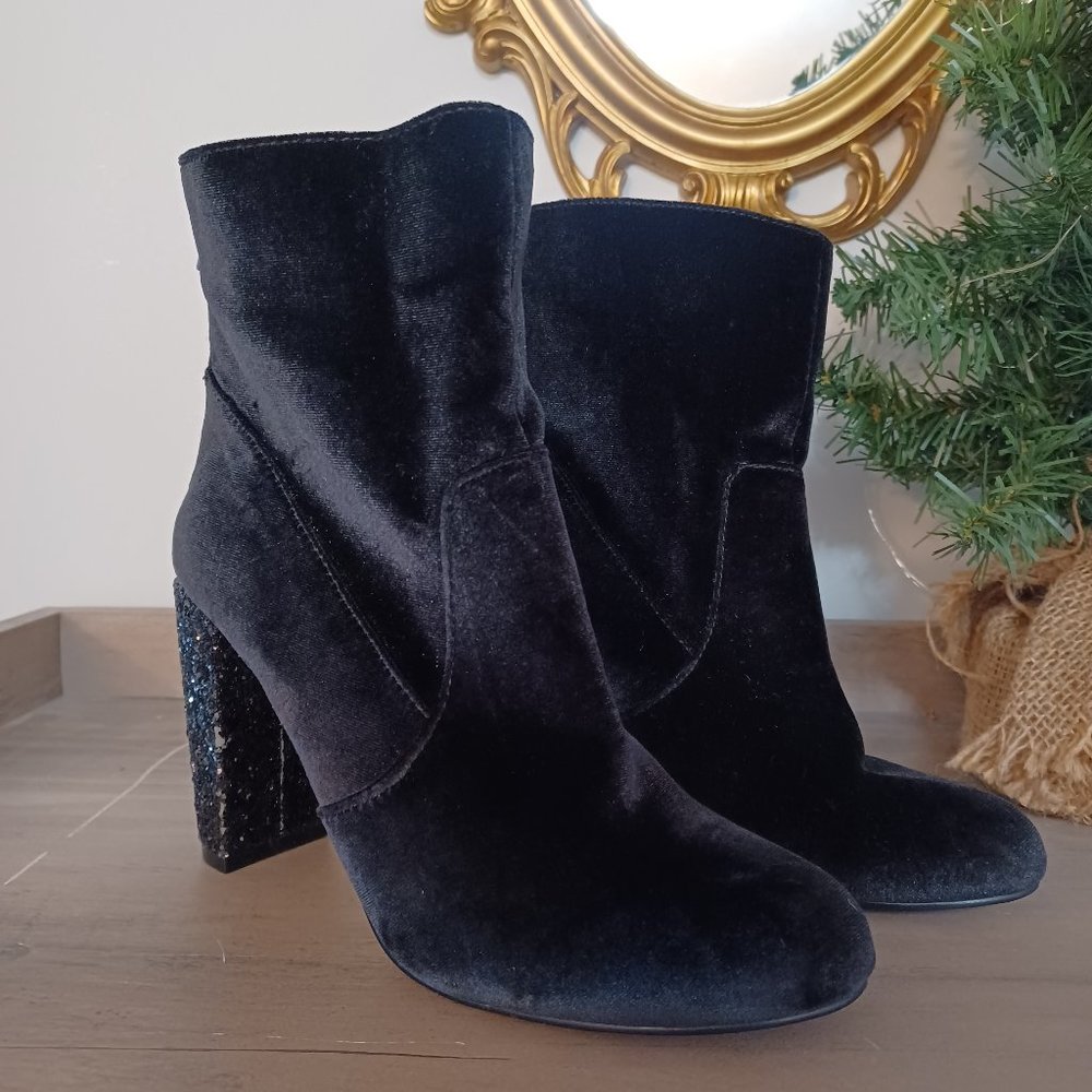 G by Giuliana Black Velvet Glitter Heel Ankle Booties Size 6.5